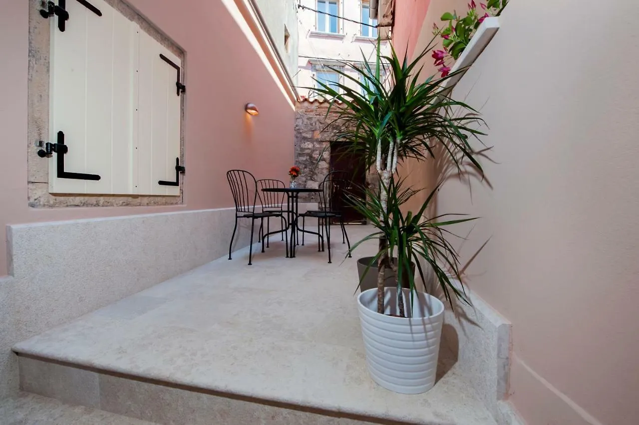Villa Nea Seaview 3-Apartments! Rovinj