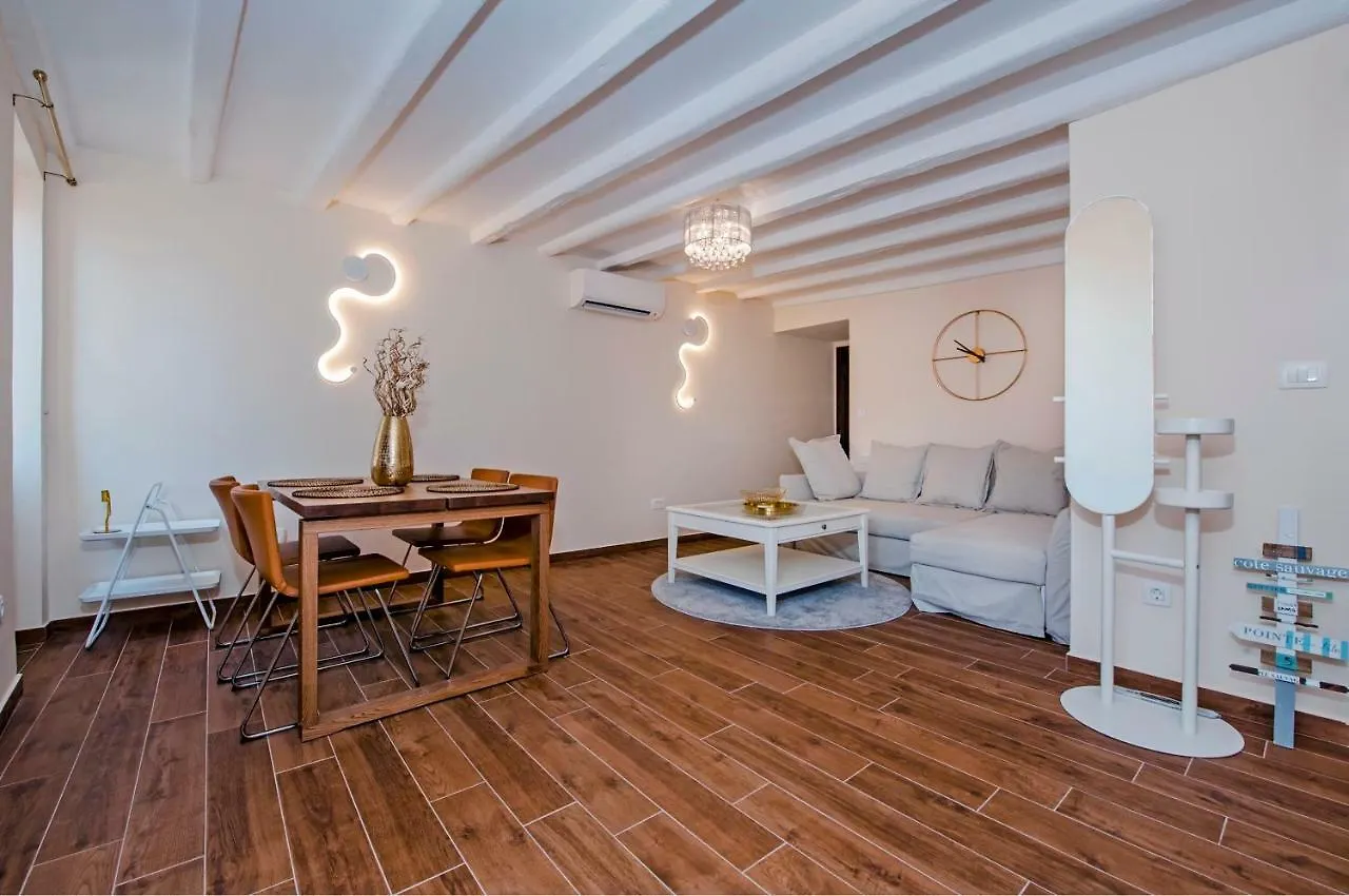 Villa Nea Seaview 3-Apartments! Rovinj Apartment