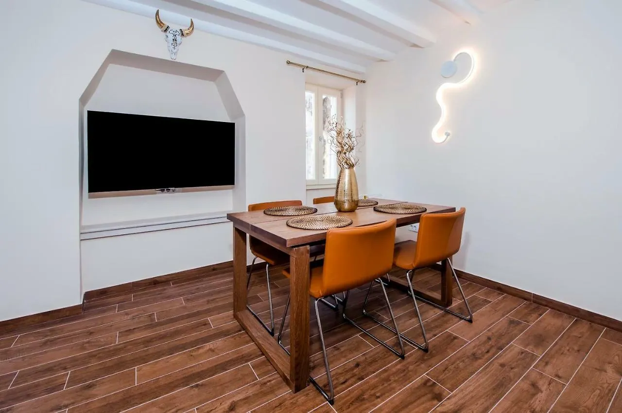 Villa Nea Seaview 3-Apartments! Rovinj 0*,  Croatia