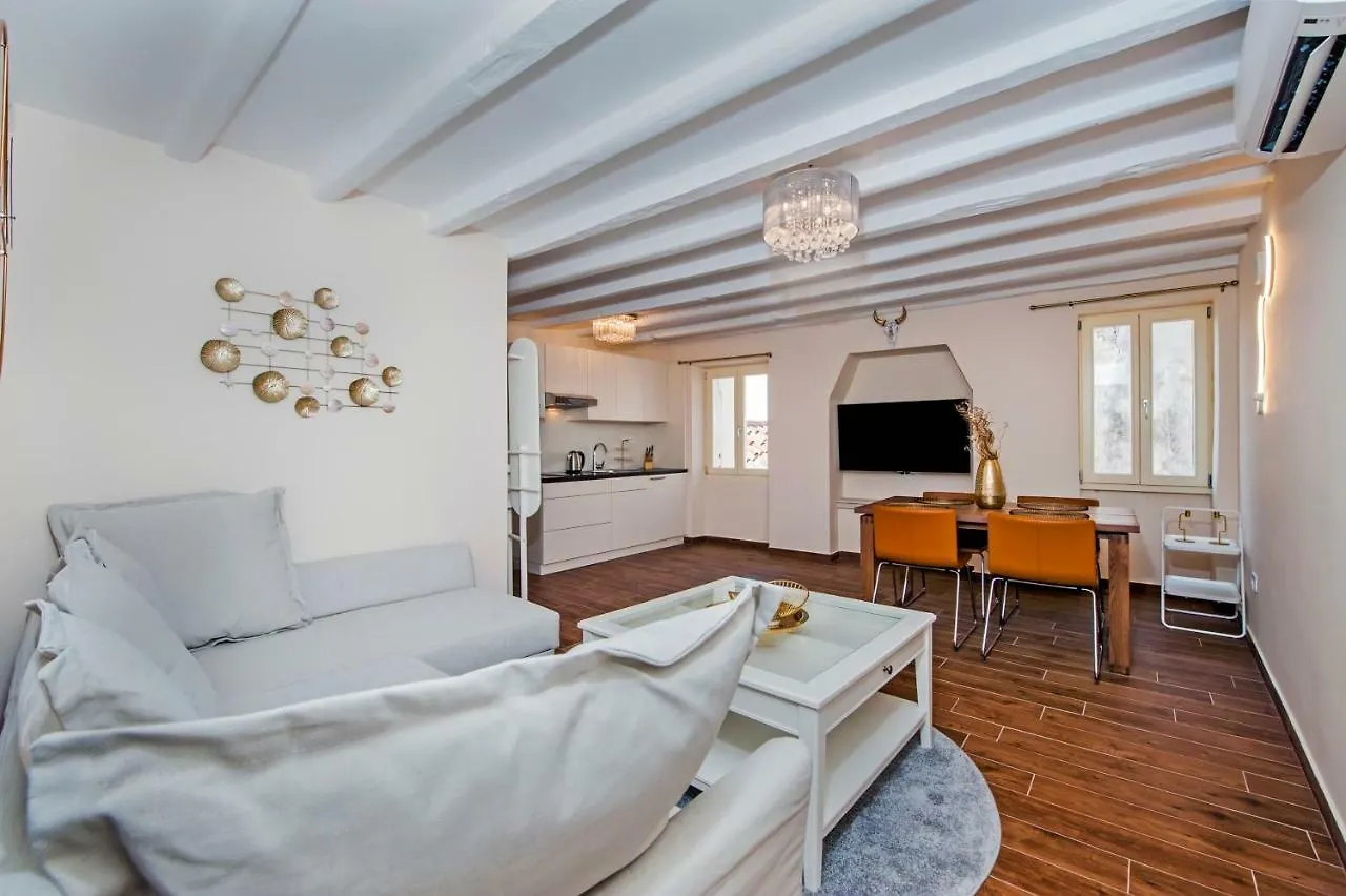 Villa Nea Seaview 3-Apartments! Rovinj Apartment
