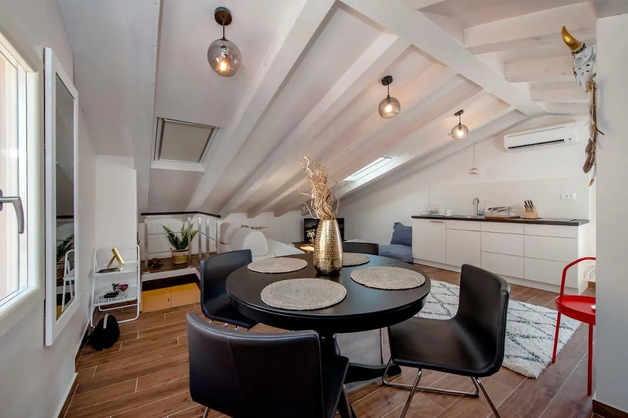 Apartment Villa Nea Seaview 3-Apartments! Rovinj Croatia